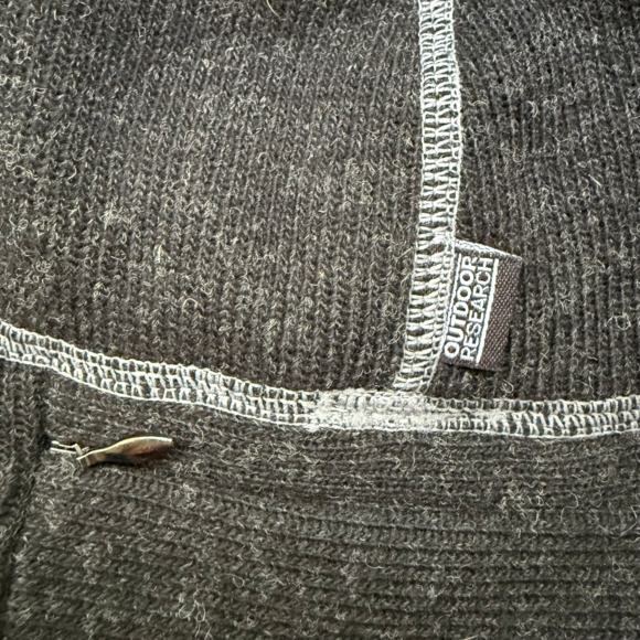 Outdoor Research Flurry Cap Beanie with Visor Women's Size Large/XL in Black - Picture 7 of 12